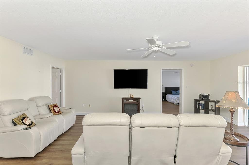 130 BREAKERS COURT 221 photo 10