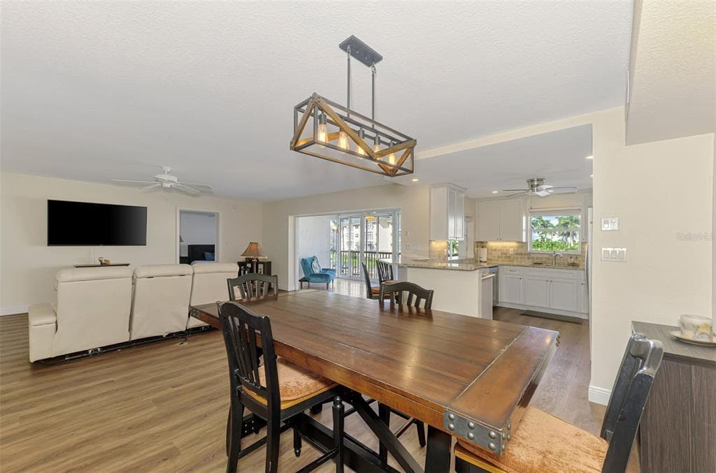 130 BREAKERS COURT 221 photo 18