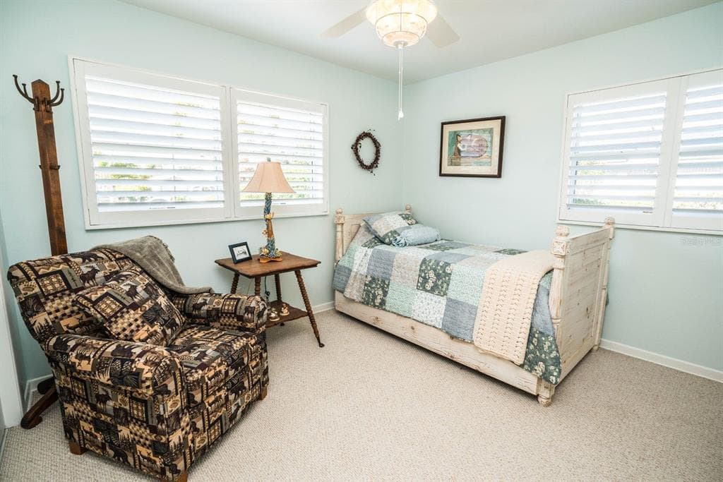 828 BLUE HERON BOULEVARD photo 20