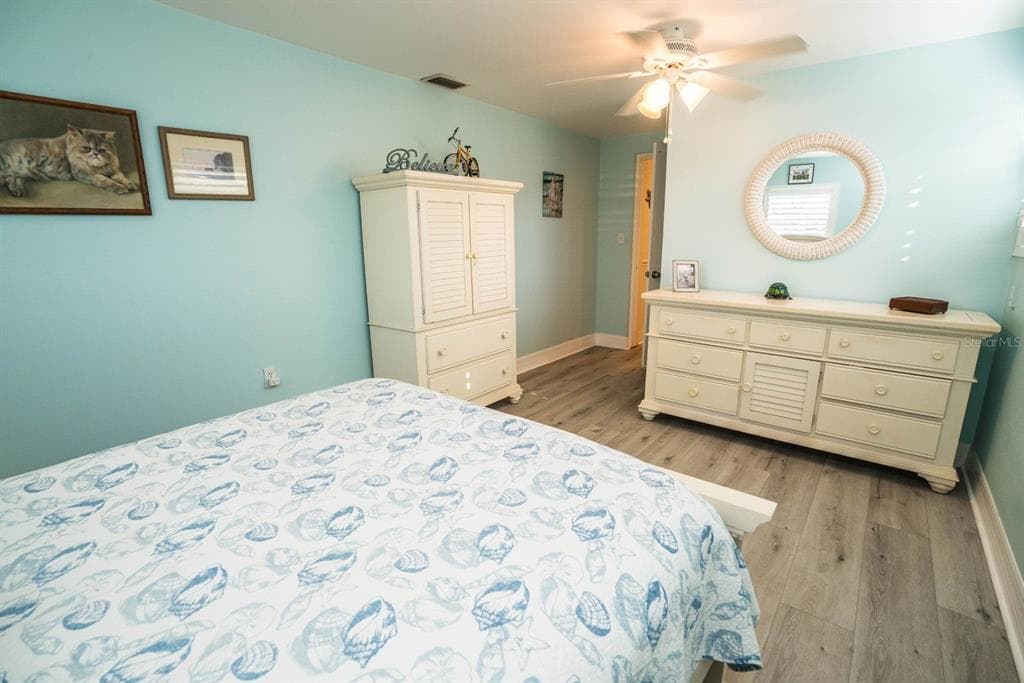 828 BLUE HERON BOULEVARD photo 14