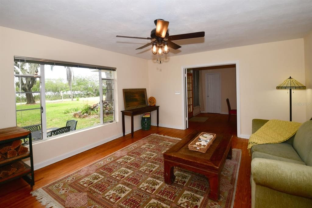 160 BAYSHORE DRIVE photo 17