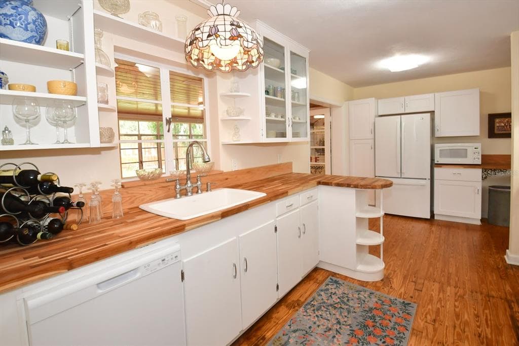 160 BAYSHORE DRIVE photo 20