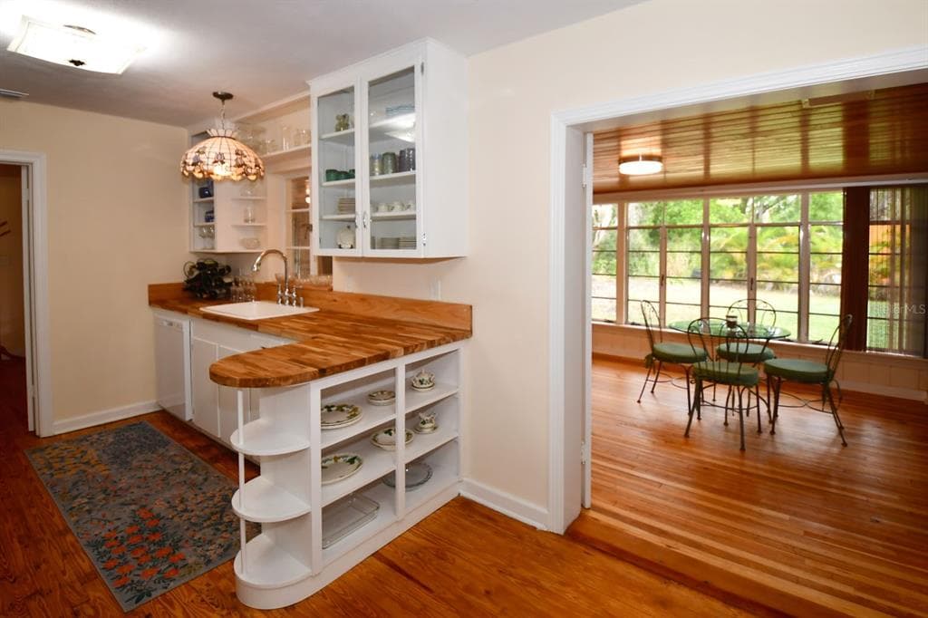 160 BAYSHORE DRIVE photo 24