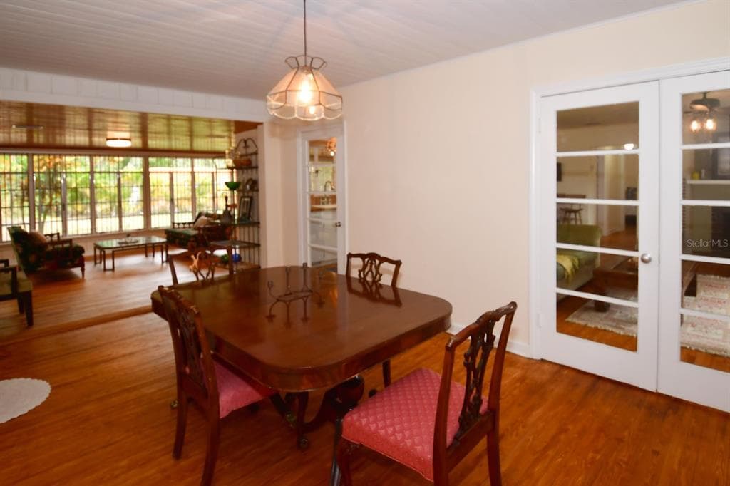160 BAYSHORE DRIVE photo 18