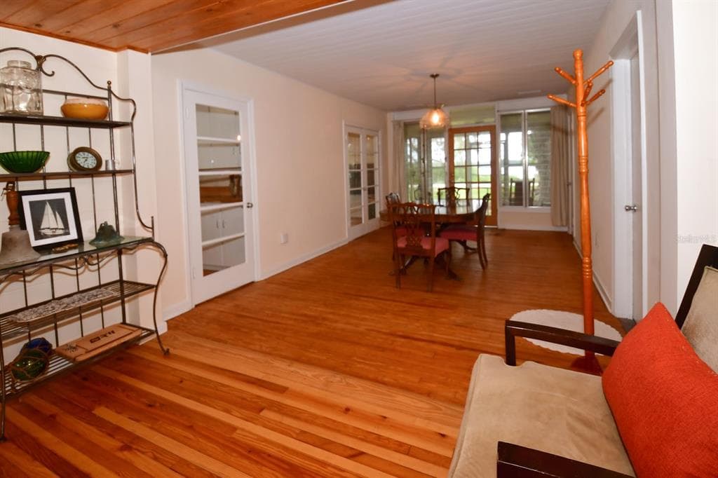 160 BAYSHORE DRIVE photo 19