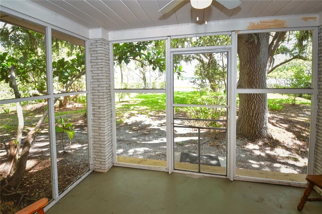 160 BAYSHORE DRIVE photo 8
