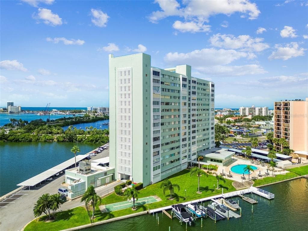 31 ISLAND WAY #609 2