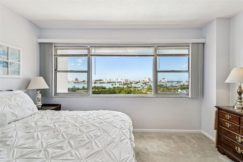 31 ISLAND WAY 609 photo 15