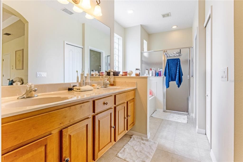 2060 DOYLE ROAD photo 16