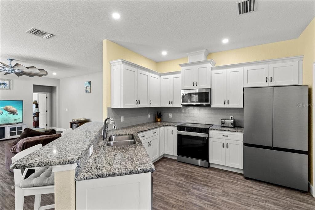 11752 W VALLEY SPRING LANE photo 23