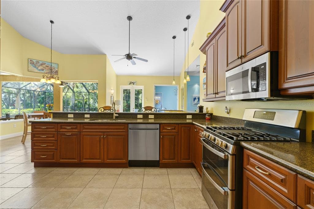 2305 HONTOON ROAD photo 10