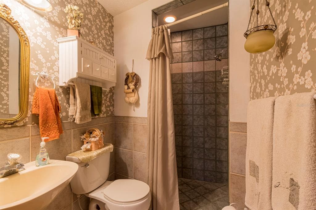 9215 RIDGE ROAD photo 24