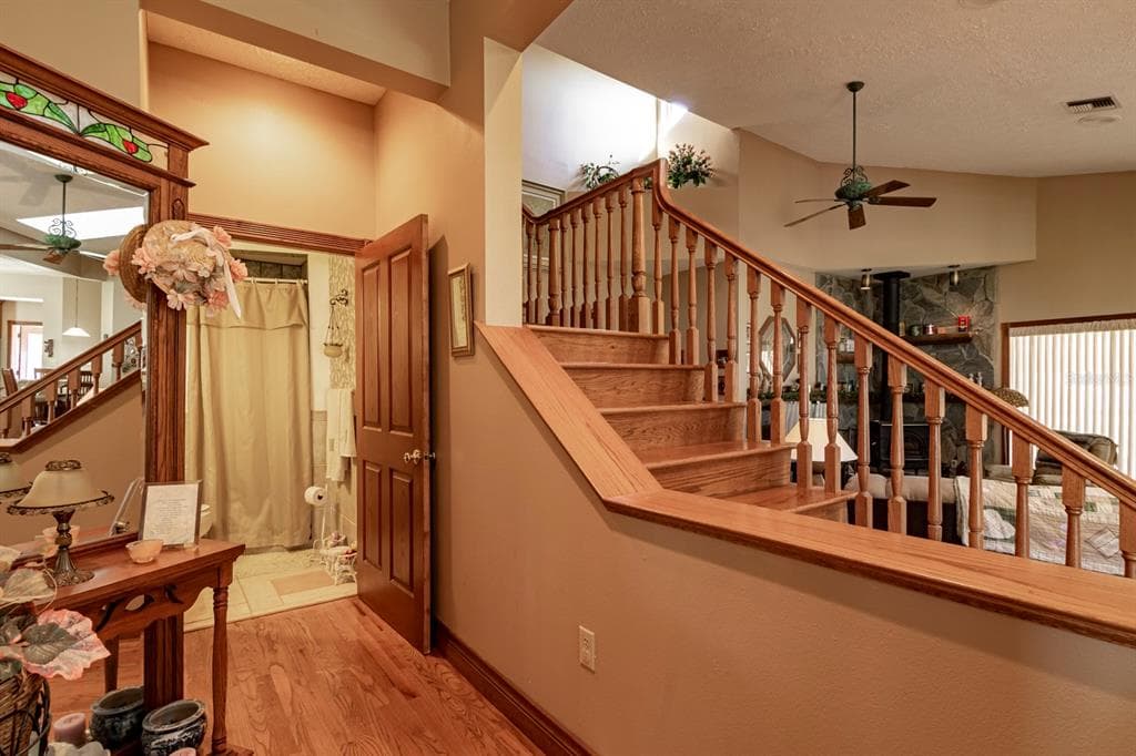 9215 RIDGE ROAD photo 25