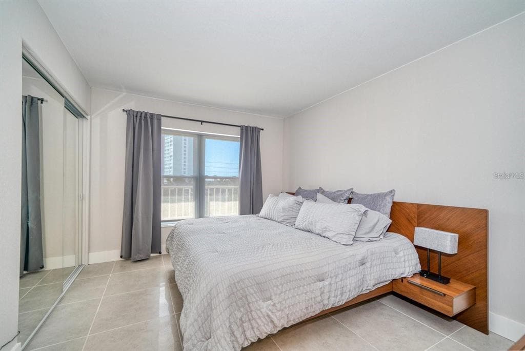105 ISLAND WAY 132 photo 13