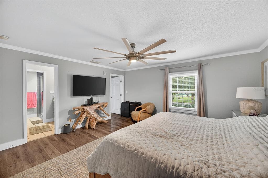 4924 BEACH DRIVE SE F photo 7