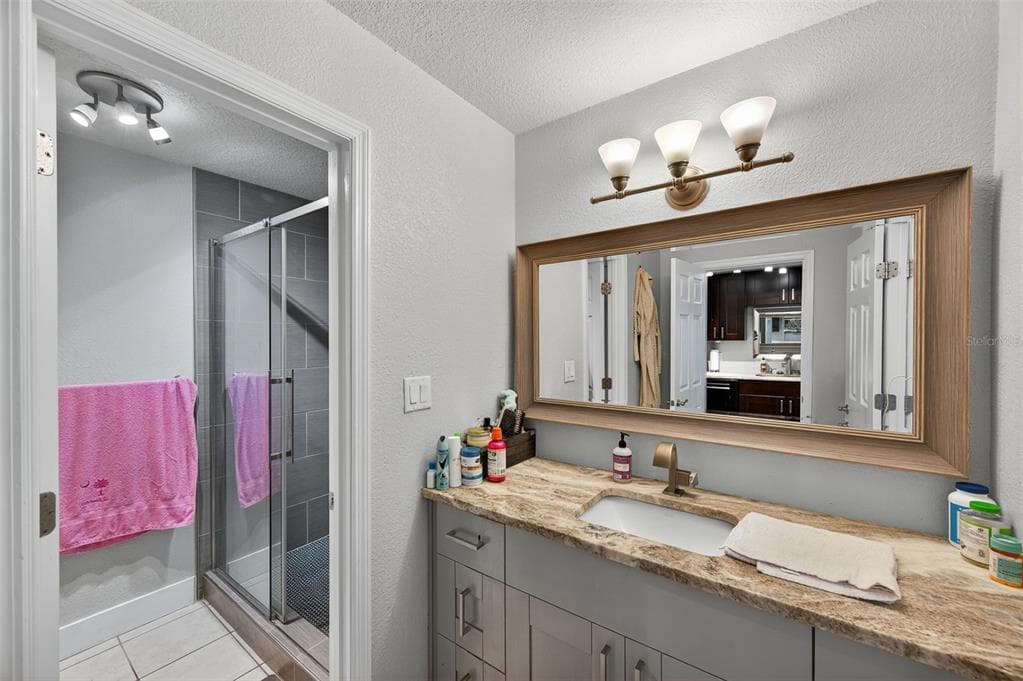 4924 BEACH DRIVE SE F photo 18