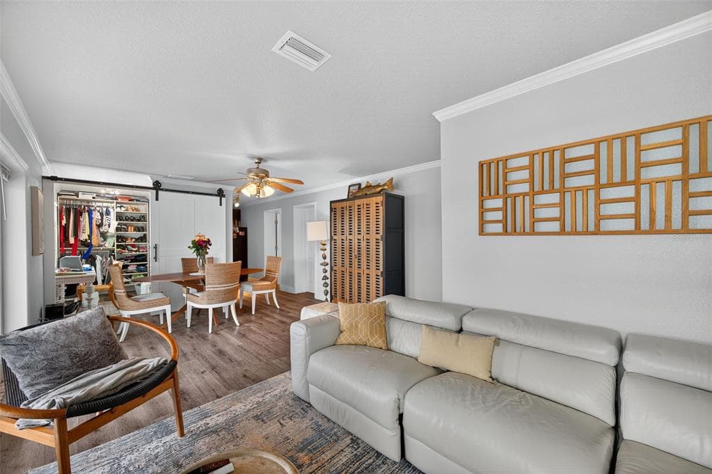 4924 BEACH DRIVE SE F photo 11