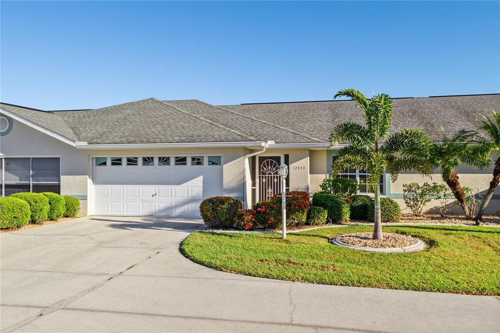 12454 SW KINGSWAY CIRCLE 202 photo 1
