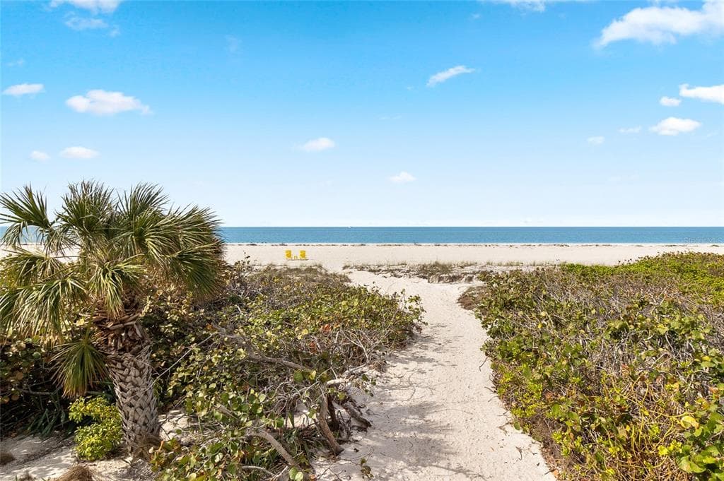 460 GULF BOULEVARD 4 photo 13