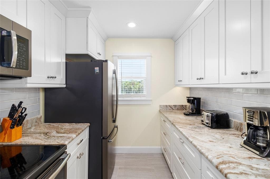 460 GULF BOULEVARD 4 photo 5