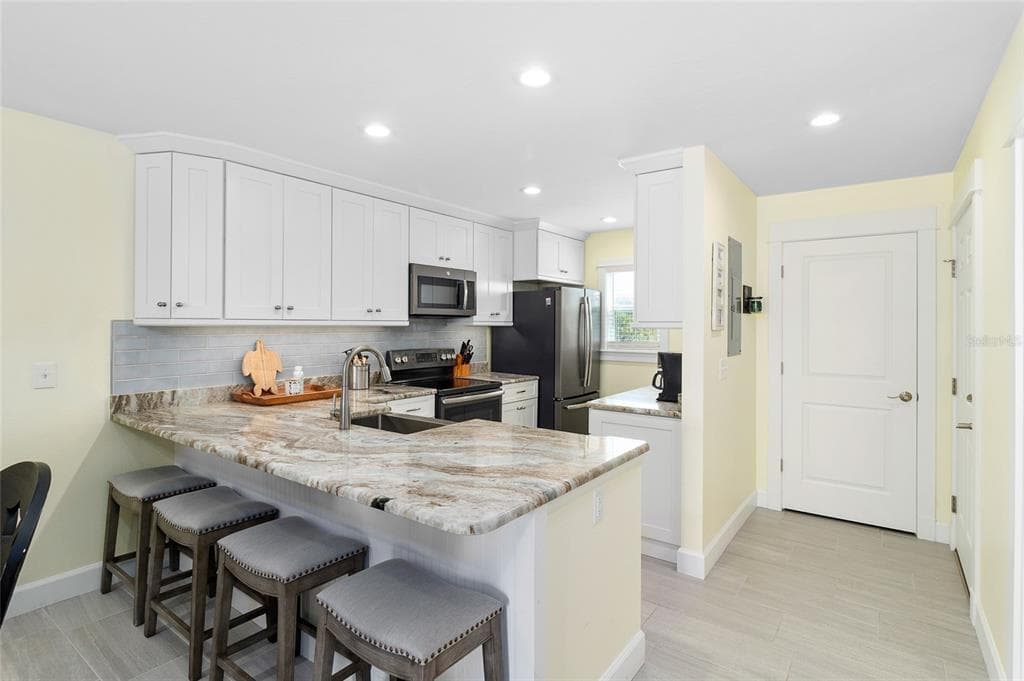 460 GULF BOULEVARD 4 photo 4