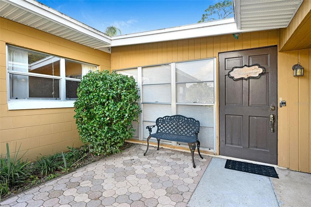 2885 S TROPICAL TRAIL photo 2
