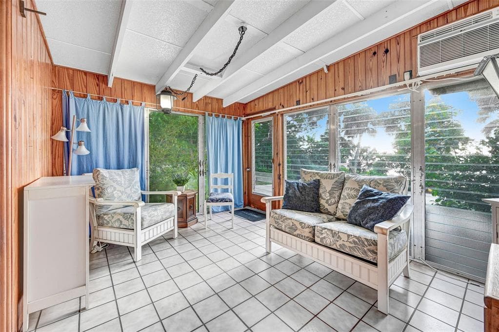 2885 S TROPICAL TRAIL photo 6