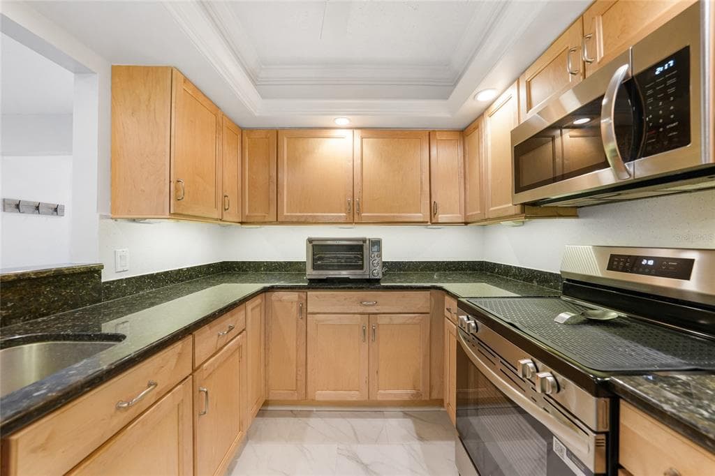25188 MARION AVENUE 1033 photo 7