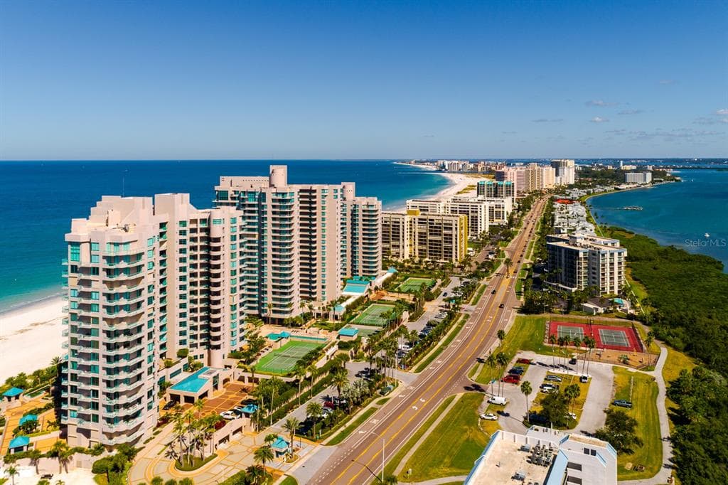 1560 GULF BOULEVARD 1507 photo 2