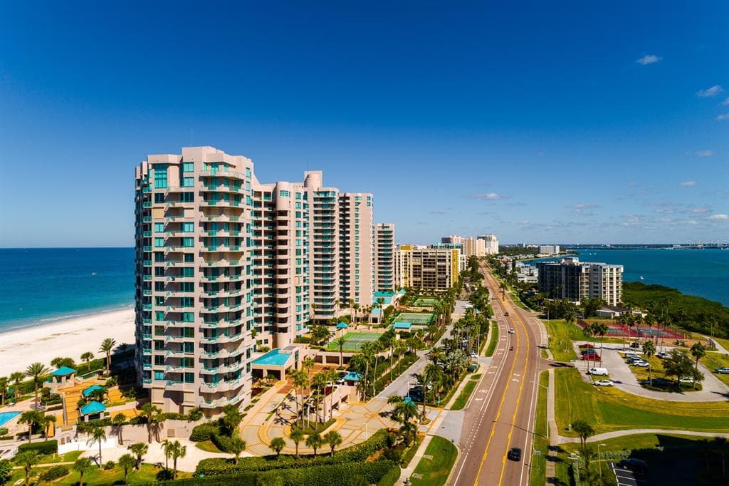 1560 GULF BOULEVARD 1507 photo 3
