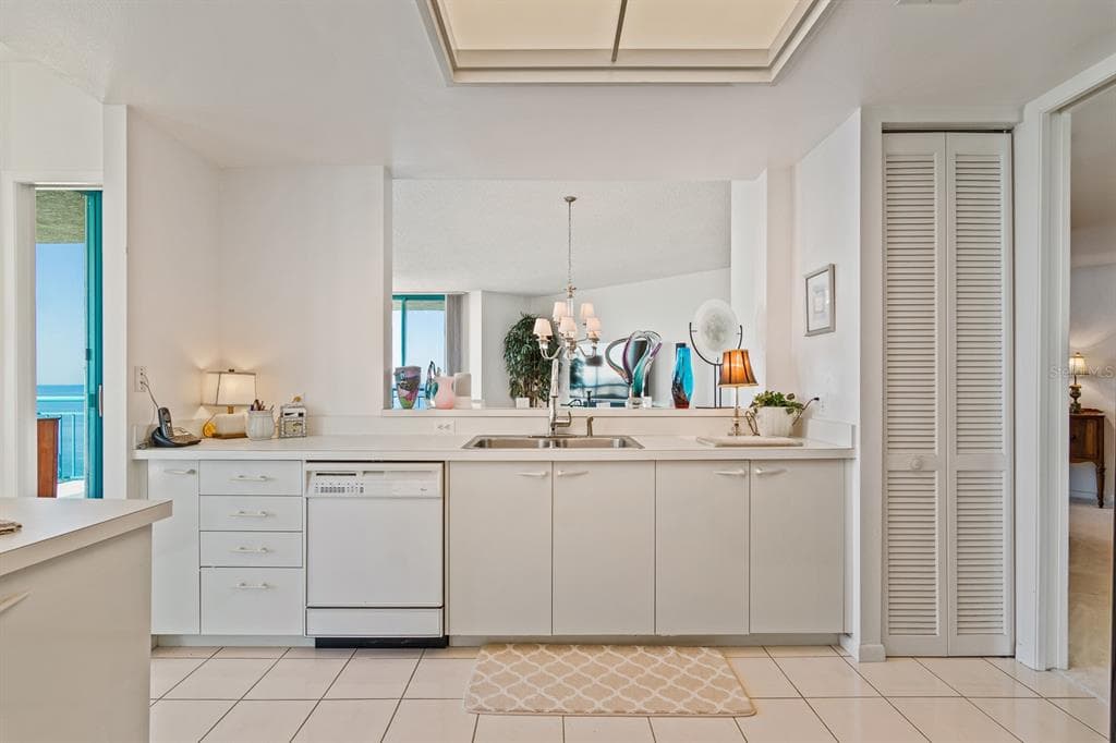 1560 GULF BOULEVARD 1507 photo 18