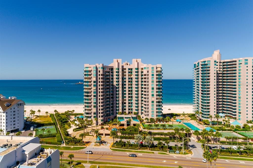 1560 GULF BOULEVARD 1507 photo 4