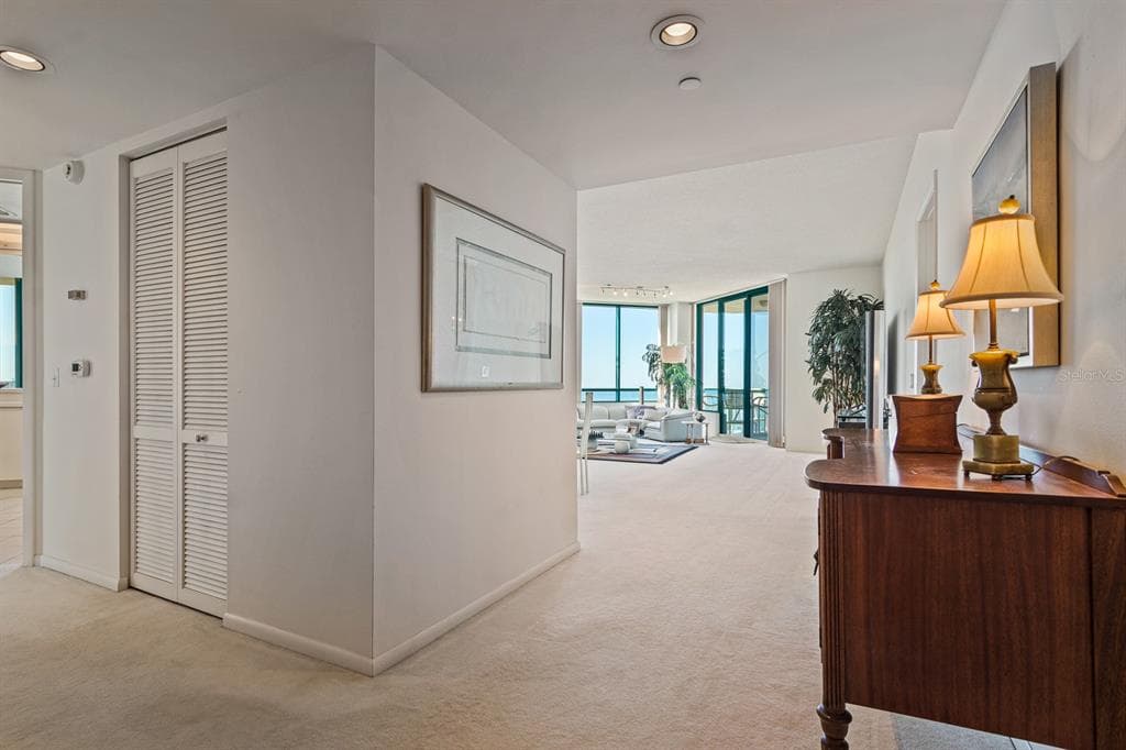 1560 GULF BOULEVARD 1507 photo 8