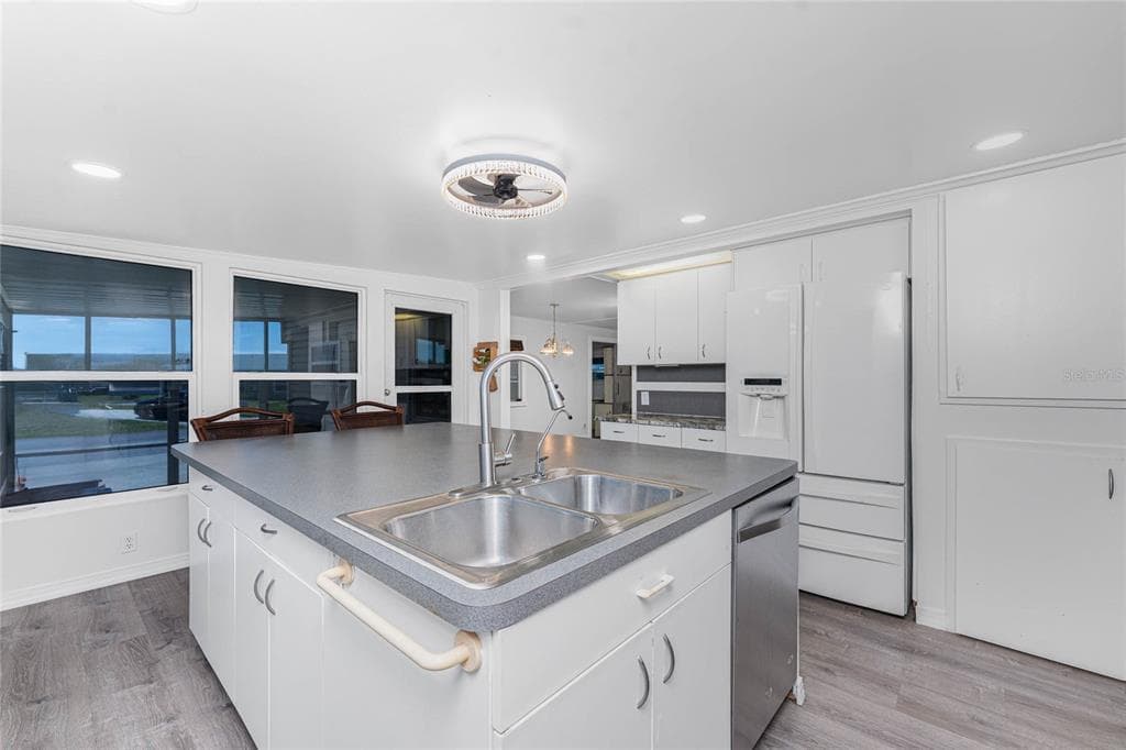 7548 RATAN CIRCLE photo 9