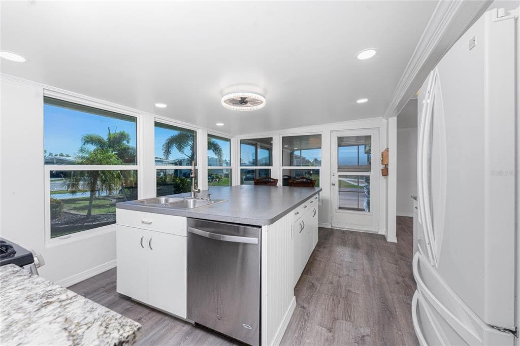 7548 RATAN CIRCLE photo 8