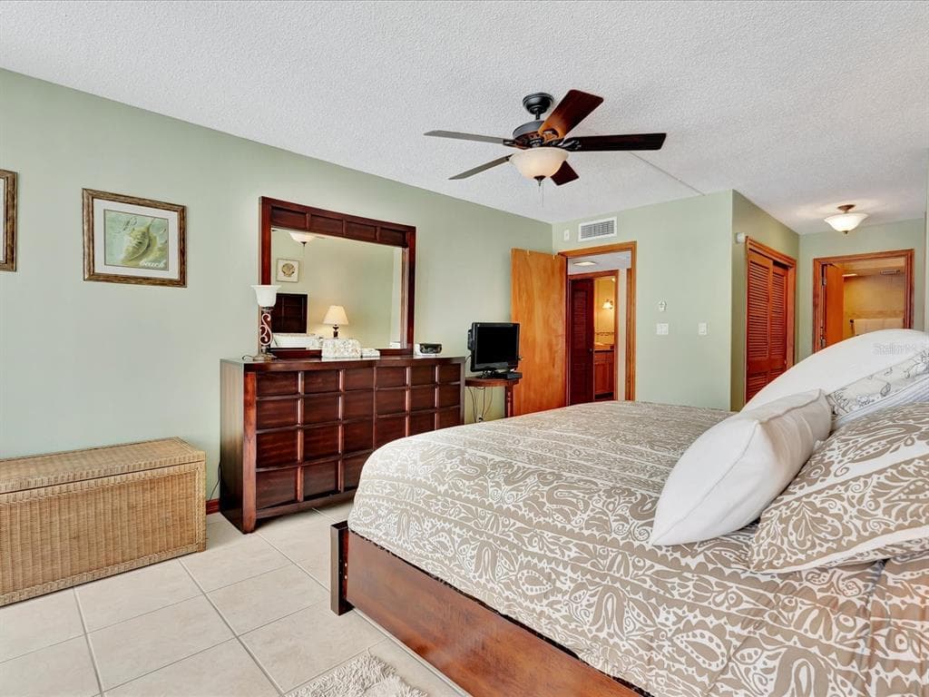 1400 GULF BOULEVARD 204 photo 22