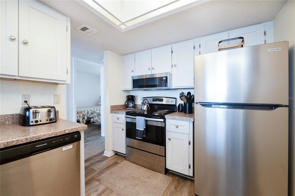 4453 S ATLANTIC AVENUE 604 photo 6