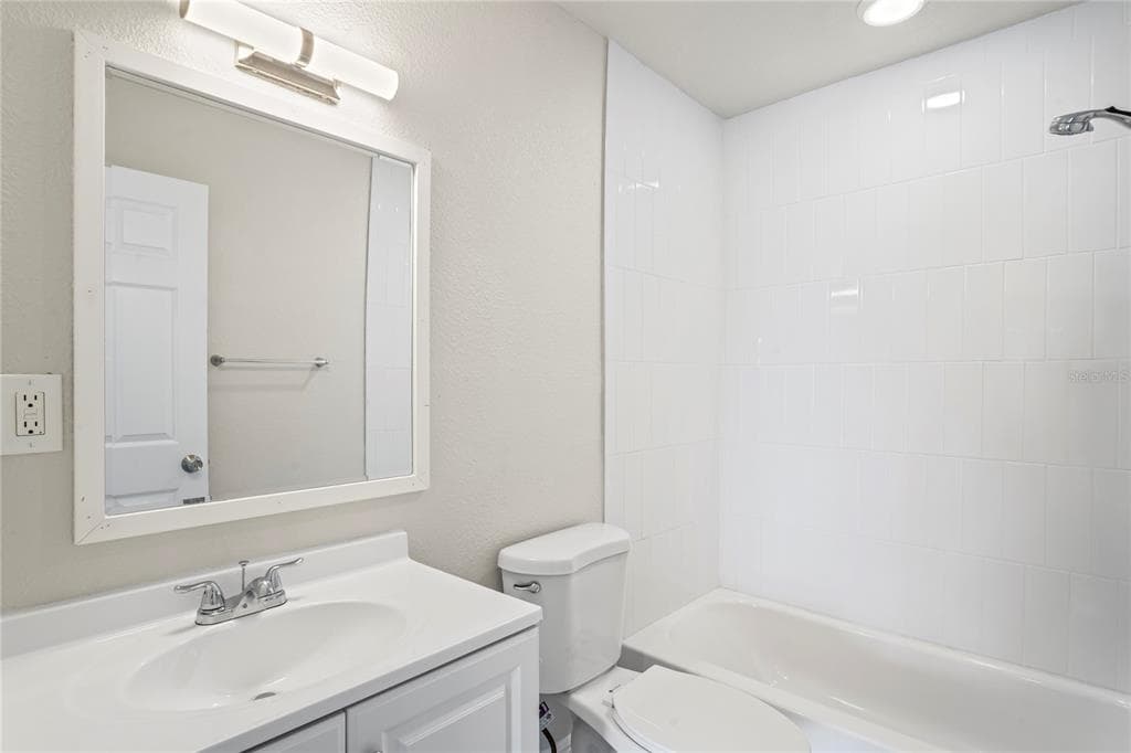 516 CRYSTAL DRIVE photo 17