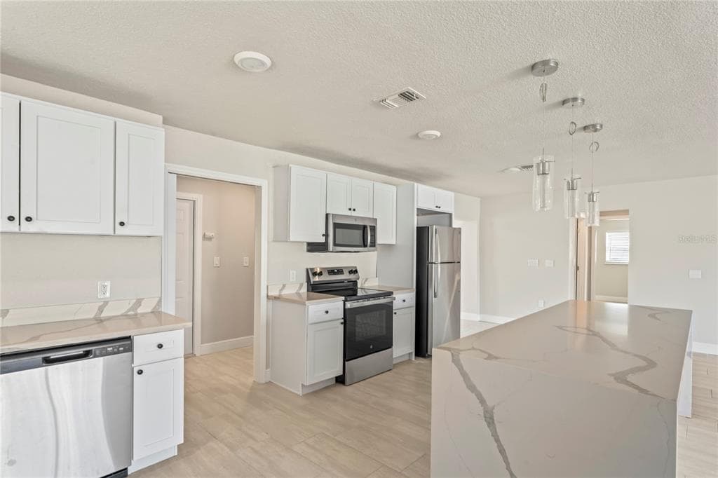 516 CRYSTAL DRIVE photo 9