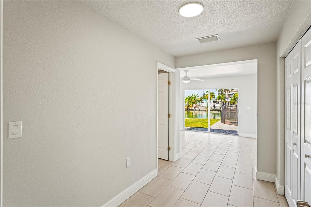 516 CRYSTAL DRIVE photo 11
