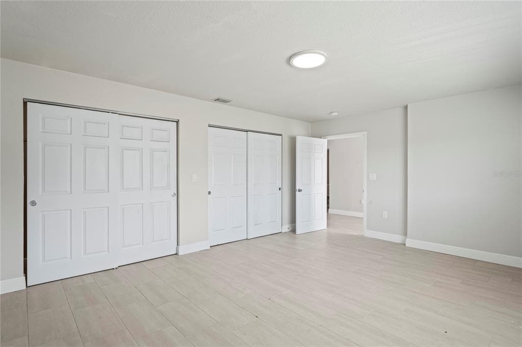 516 CRYSTAL DRIVE photo 19