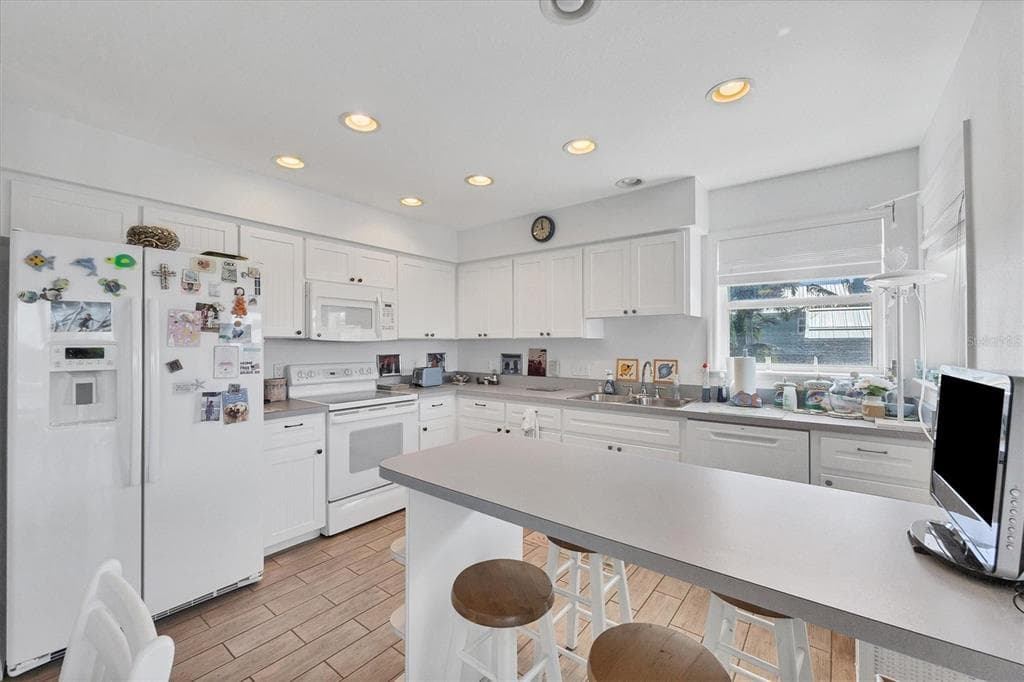 271 BOCILLA DRIVE photo 12