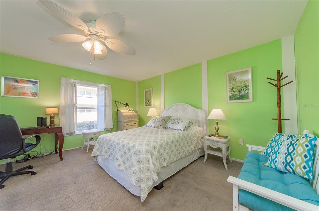 105 ISLAND WAY 121 photo 17