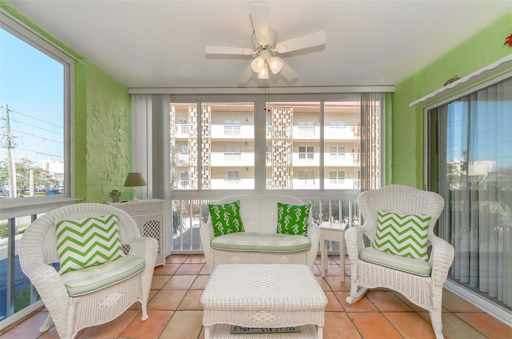 105 ISLAND WAY 121 photo 15