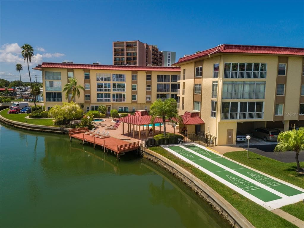105 ISLAND WAY 121 photo 4
