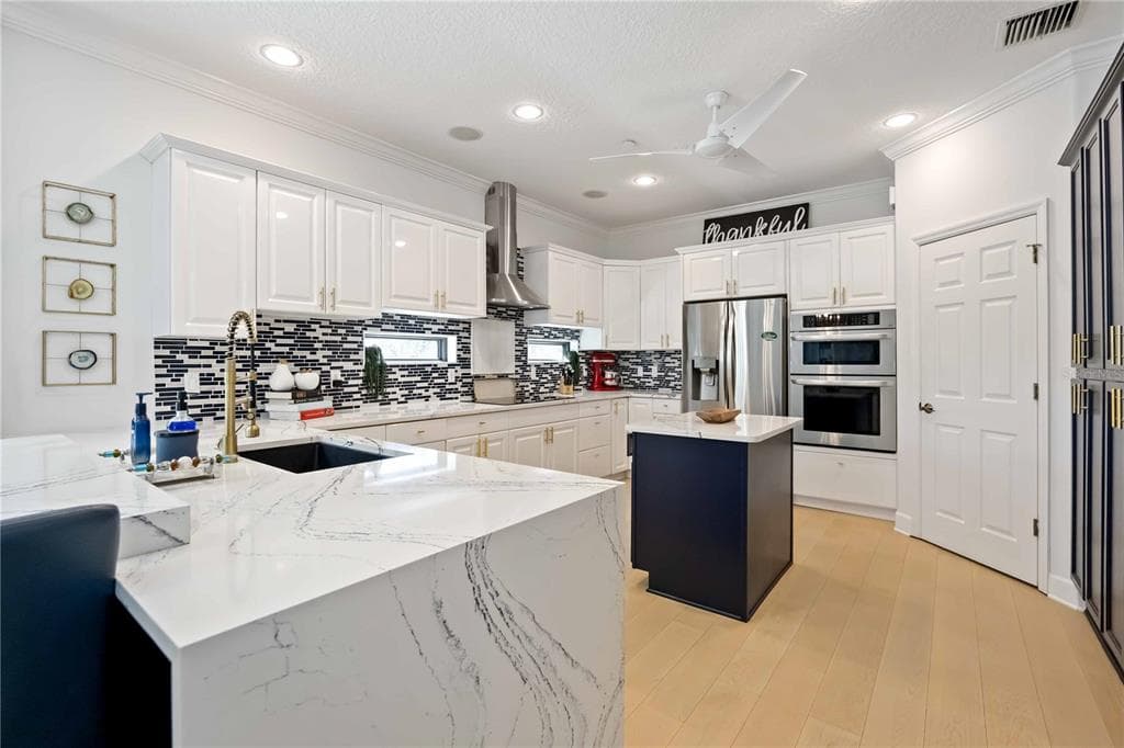 6322 LAGUNA DRIVE #1 5