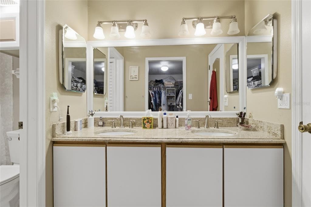 5567 SEA FOREST DRIVE 323 photo 18