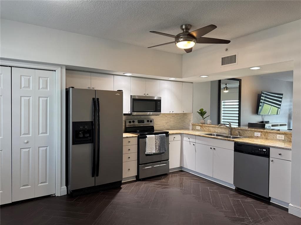 1200 COUNTRY CLUB DRIVE 2405 photo 21
