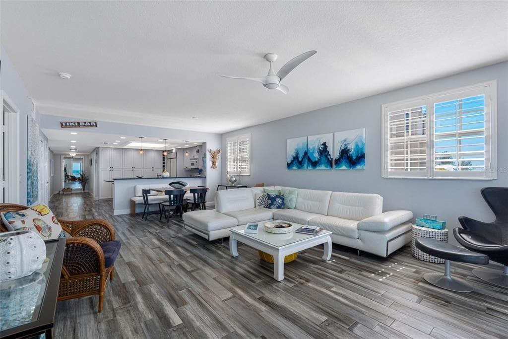 19710 GULF BOULEVARD 301 photo 4
