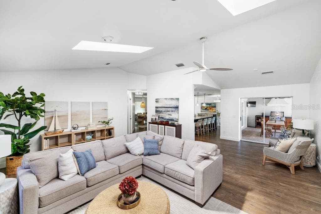 500 DONA DRIVE photo 22